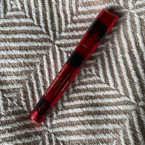 Elizabeth Arden Grand Entrance Mascara Color — Stunning Black - Picture 1 of 4